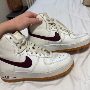 Nike Air Force 1 High Retro QS – White/Team Red/Gum – Rare OG Style